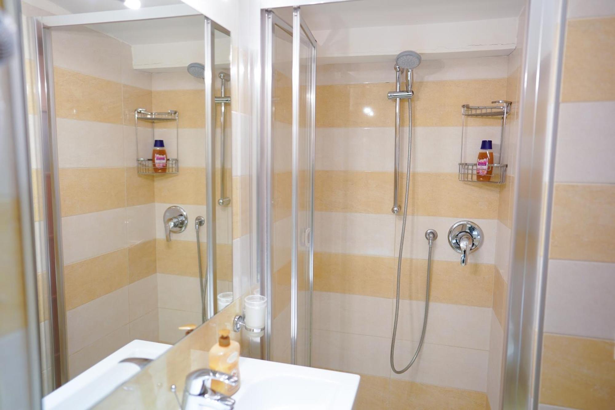 Duomo Street Bed & Breakfast Napoli Bagian luar foto