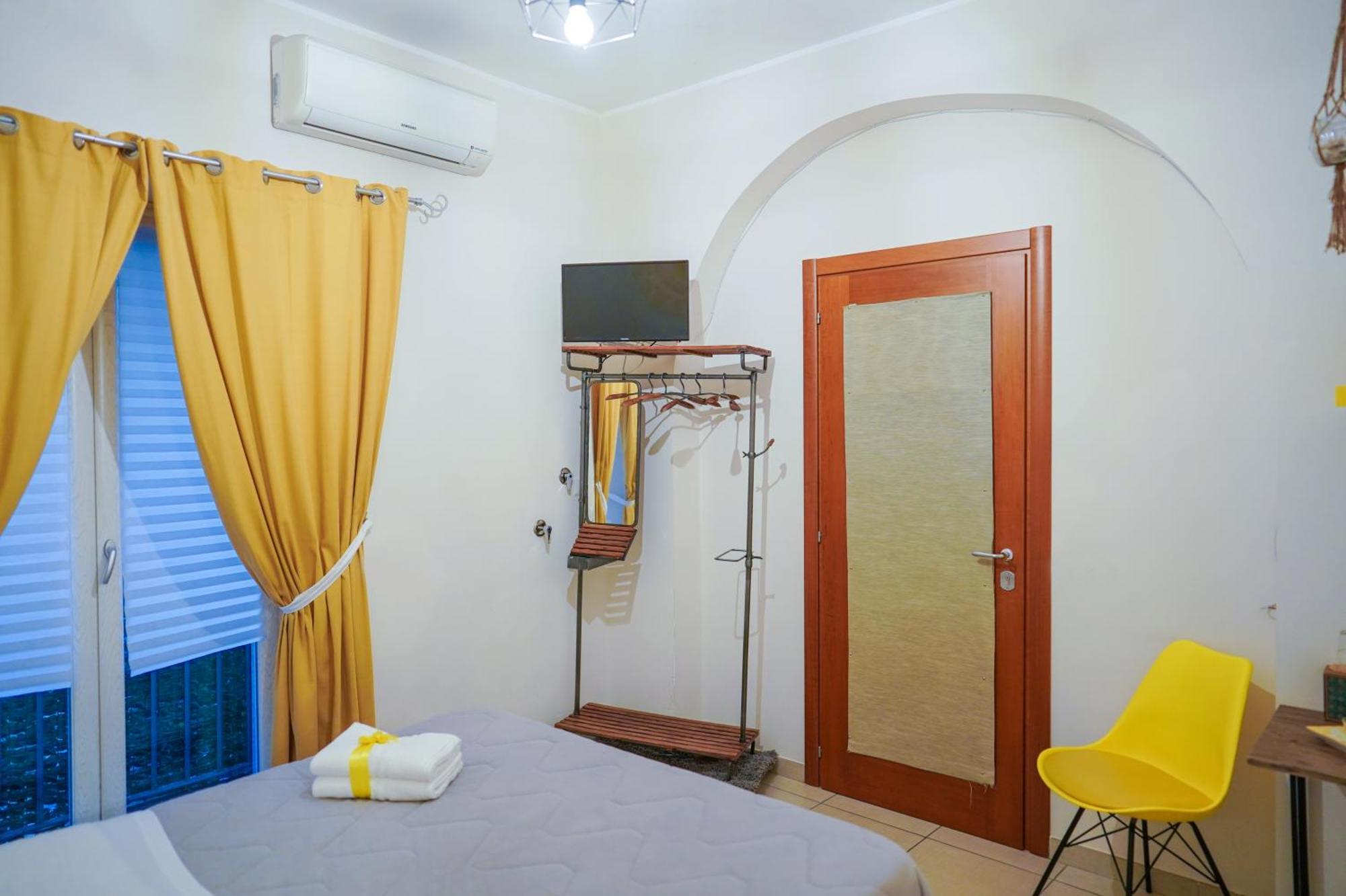Duomo Street Bed & Breakfast Napoli Bagian luar foto